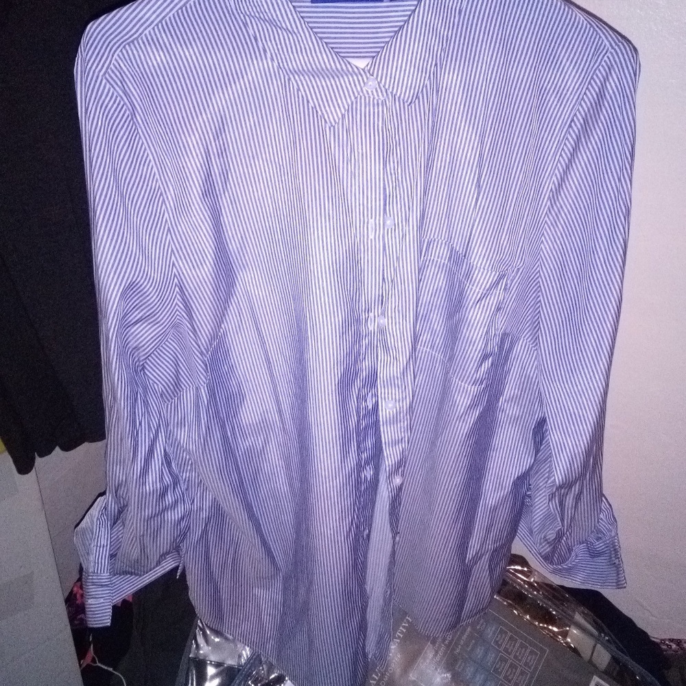 Apt. 9 button up womens shirt
